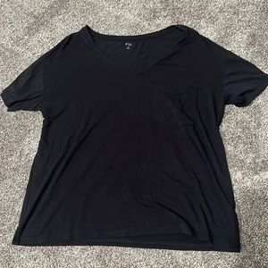 Kyte Women’s Black Pocket Tee